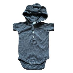 Kate Quinn Gray Organic Cotton Bodysuit Hooded w/Ears Ribbed Short Sleeve 3-6M